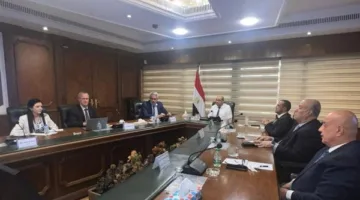 وزير الطيران يلتقي نائب رئيس “الآياتا” لمنطقة الشرق الأوسط وشمال إفريقيا لمناقشة تعزيز الشراكة.