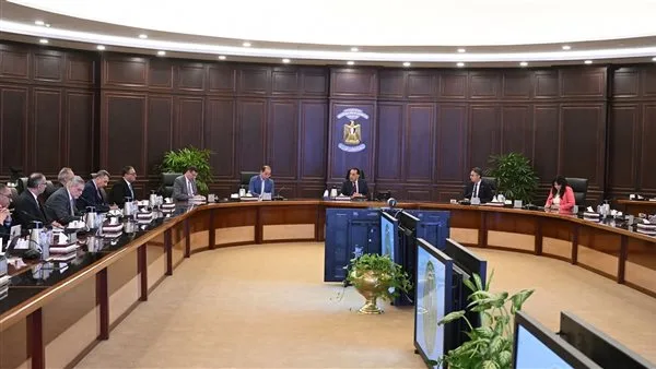 رئيس الوزراء يتابع تنفيذ إشارات الرئيس لإنشاء مركز عالمي لتخزين وتوزيع وتجارة الحبوب والبذور. رئيس الوزراء يتابع تنفيذ إشارات الرئيس لإنشاء مركز عالمي لتخزين وتوزيع وتجارة الحبوب والبذور.