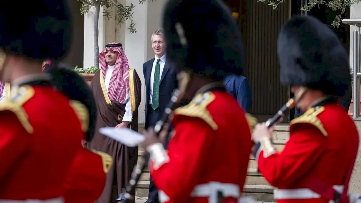 وزير الداخلية السعودي في لندن: تعزيز التعاون الأمني وزير الداخلية السعودي في لندن: تعزيز التعاون الأمني