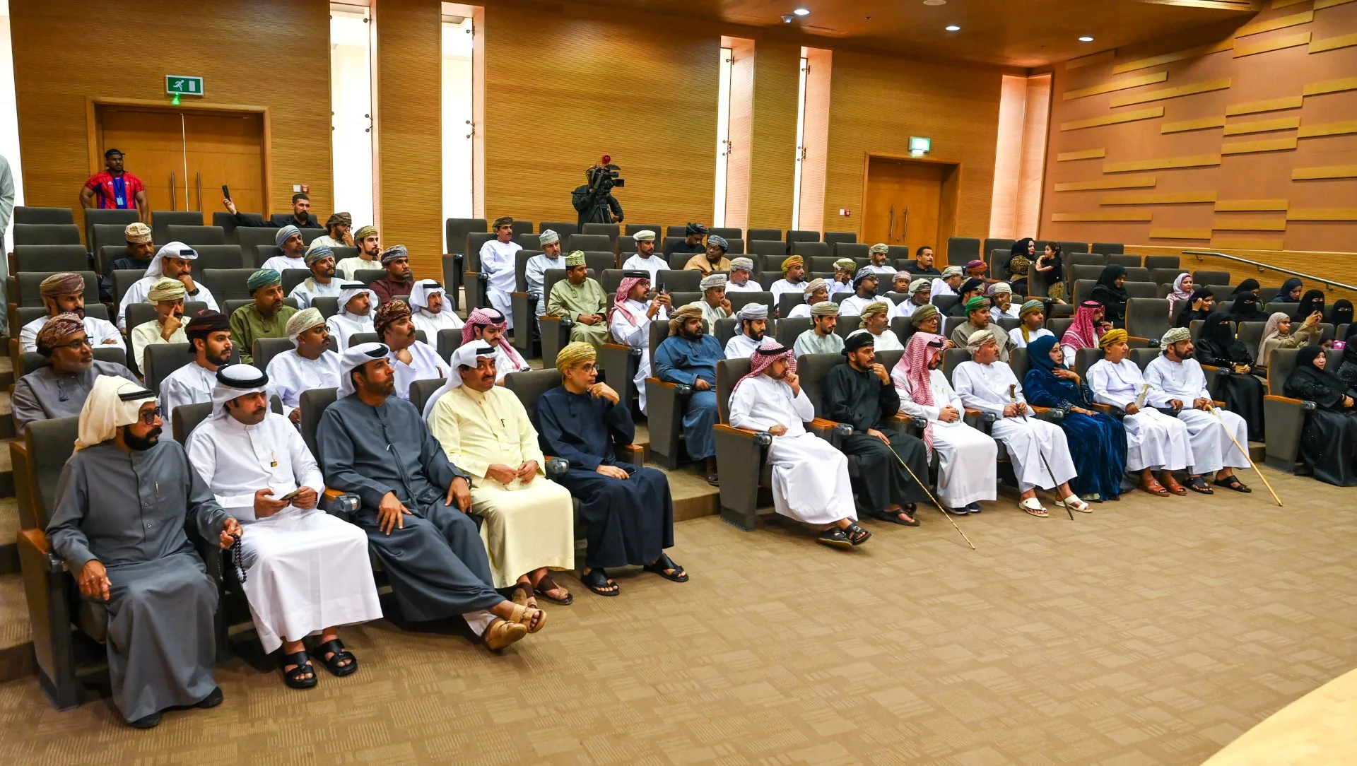 إطلاق النسخة الثانية من مهرجان ظفار الشعري في صلالة