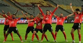 نجم الأهلي يعلن عن انتقاله بسبب 900 ألف دولار.