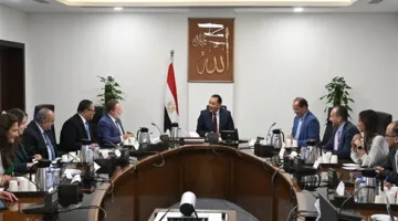 رئيس الوزراء يشرف على مساعي تقليص الدين العام بالنسبة للناتج المحلي