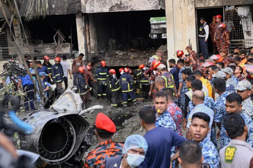 زيادة عدد ضحايا سقوط طائرة عسكرية في بنجلاديش إلى 27 شخصًا