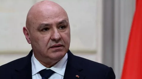 الرئيس اللبناني: لا تراجع عن قرار حصر السلاح ونعمل بتأنٍ لحماية السلم الأهلي، وإسرائيل تخالف الاتفاق. الرئيس اللبناني: لا تراجع عن قرار حصر السلاح ونعمل بتأنٍ لحماية السلم الأهلي، وإسرائيل تخالف الاتفاق.