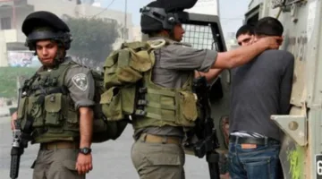 الجيش الإسرائيلي يقتل طفلاً ويصيب شاباً بالرصاص خلال مداهمته جنوب جنين في الضفة الغربية المحتلة.