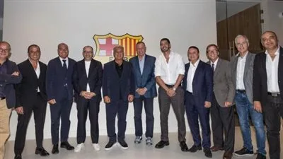 الخطيب يتوجه إلى برشلونة للقاء لابورتا.. واقتراح بمباراة جديدة لافتتاح ملعب الأهلي الخطيب يتوجه إلى برشلونة للقاء لابورتا.. واقتراح بمباراة جديدة لافتتاح ملعب الأهلي