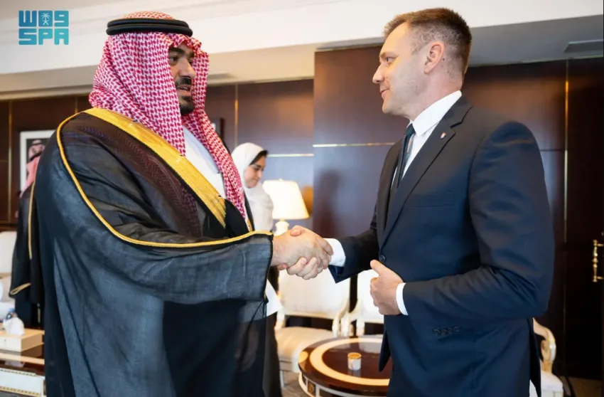 وزير الاقتصاد يتناول مع نظيره السلوفاكي تعزيز الشراكة في المجالات البيئية. وزير الاقتصاد يتناول مع نظيره السلوفاكي تعزيز الشراكة في المجالات البيئية.