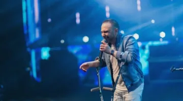 بالعكاز.. حسام حبيب يقدم «ليلة مشاعر» في السعودية