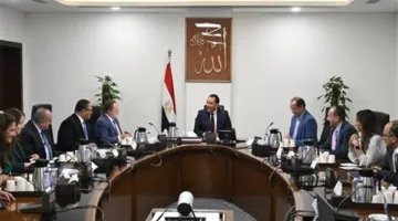 رئيس الوزراء يشرف على مساعي تقليص الدين العام بالنسبة للناتج المحلي