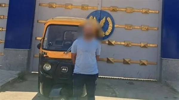 «بعد انتشار فيديو للحادثة».. القبض على سائق توك توك يسير عكس الاتجاه في القاهرة