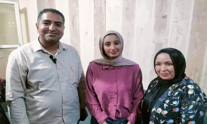 «ياسمين» تحتل المركز التاسع في الثانوية العامة بالشرقية: حلمي هو الالتحاق بكلية الألسن «ياسمين» تحتل المركز التاسع في الثانوية العامة بالشرقية: حلمي هو الالتحاق بكلية الألسن