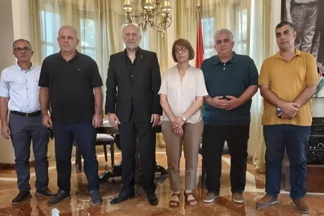 إضراب بعض أفراد الجالية العربية في قبرص عن الطعام تضامنًا مع غزة | صور إضراب بعض أفراد الجالية العربية في قبرص عن الطعام تضامنًا مع غزة | صور