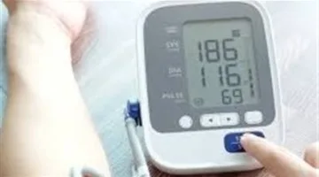 إذا زاد ضغط دمك بشكل مفاجئ.. 5 إجراءات عاجلة يمكن أن تنقذ حياتك