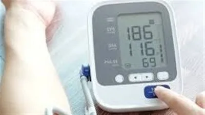 إذا زاد ضغط دمك بشكل مفاجئ.. 5 إجراءات عاجلة يمكن أن تنقذ حياتك