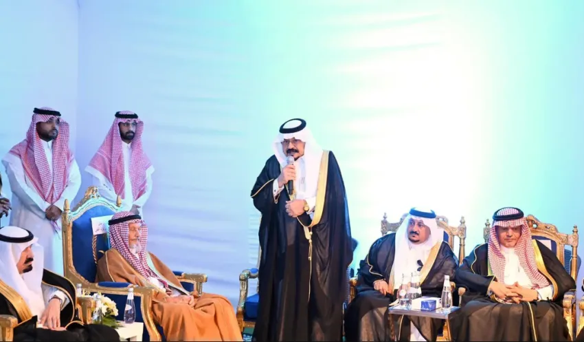 أمير منطقة جازان ونائبه يلتقيان شيوخ وأهالي محافظة فيفاء لمناقشة احتياجاتها التنموية. أمير منطقة جازان ونائبه يلتقيان شيوخ وأهالي محافظة فيفاء لمناقشة احتياجاتها التنموية.