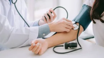 ارتفاع ضغط الدم بشكل مفاجئ؟ إليك الخطوات التي يجب اتخاذها فورًا قبل زيارة الطبيب.
