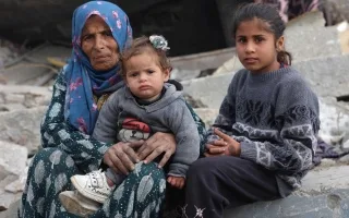 أكثر من 100 منظمة تُنبّه إلى خطر حدوث “مجاعة جماعية” في غزة