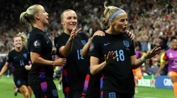 إنجلترا تُحقق انتصاراً مفاجئاً على إيطاليا وتتأهل إلى نهائي يورو 2025.