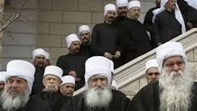 هل يجوز تكريم “الخضر”؟ معتقدات الموحدين الدروز تثير نقاشًا حول الصلاة والحج هل يجوز تكريم “الخضر”؟ معتقدات الموحدين الدروز تثير نقاشًا حول الصلاة والحج