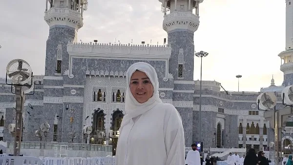 أروع تكريم.. رانيا فريد شوقي تحتفل بذكرى والدتها بأداء مناسك العمرة