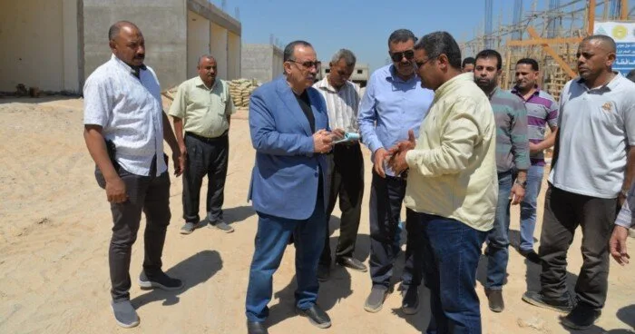 محافظ أسيوط يزور موقع إنشاء سوق الجملة الجديد للخضار والفواكه في الكوم الأحمر بالبداري