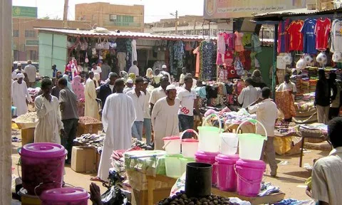 بعد تحرير الخرطوم.. سوق أم درمان التاريخي يستعيد نشاطه بعد تحرير الخرطوم.. سوق أم درمان التاريخي يستعيد نشاطه