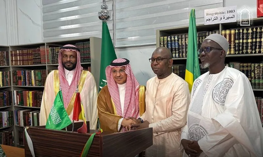 افتتاح مكتبة نايف بن عبدالعزيز في المعهد الإسلامي بدكار افتتاح مكتبة نايف بن عبدالعزيز في المعهد الإسلامي بدكار