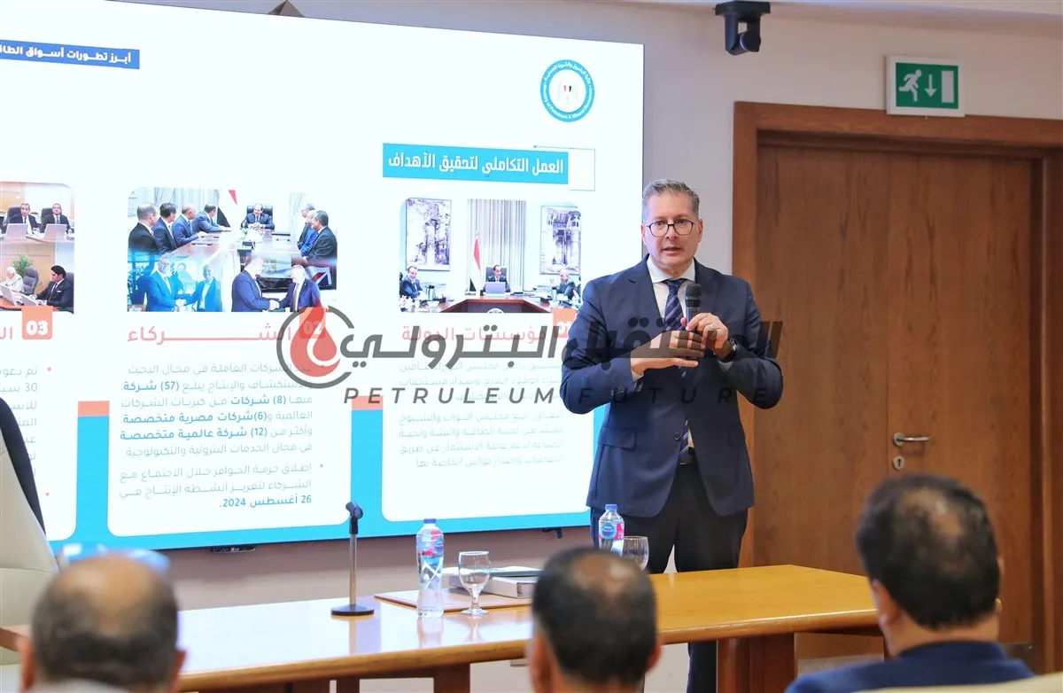 بدوي يجتمع بالسفراء المعينين لرئاسة بعثات مصر الدبلوماسية والقنصلية في الخارج