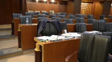 اجتماع تشريعي عام لمناقشة قضية الاتصالات ورفع الحصانة عن بوشكيان