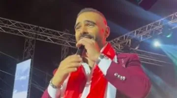فنان لبناني يثير دهشة الجمهور بإطلالة غير تقليدية في مهرجان أعياد بيروت (فيديو)