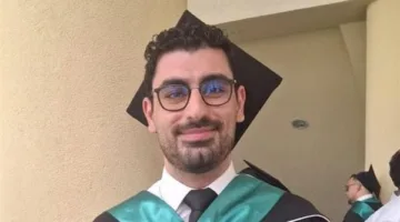 تهنئة للشاب علي محمد إسماعيل من بلدة زوطر الشرقية بمناسبة حصوله على شهادة الدكتوراه في الطب