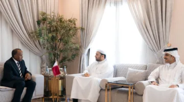 وزير الدولة للخارجية يلتقي بنظيره الصومالي للشؤون الخارجية والتعاون الدولي