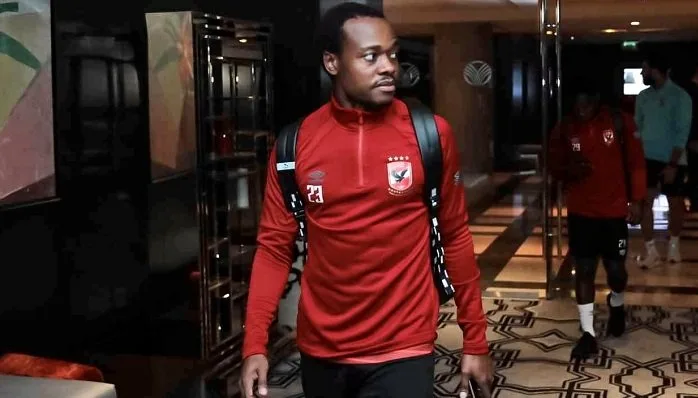 مستقبل غامض لبيرسي تاو: لاعب الأهلي يسبب توترًا داخل النادي الأحمر وزمالك يترقب الوضع. مستقبل غامض لبيرسي تاو: لاعب الأهلي يسبب توترًا داخل النادي الأحمر وزمالك يترقب الوضع.