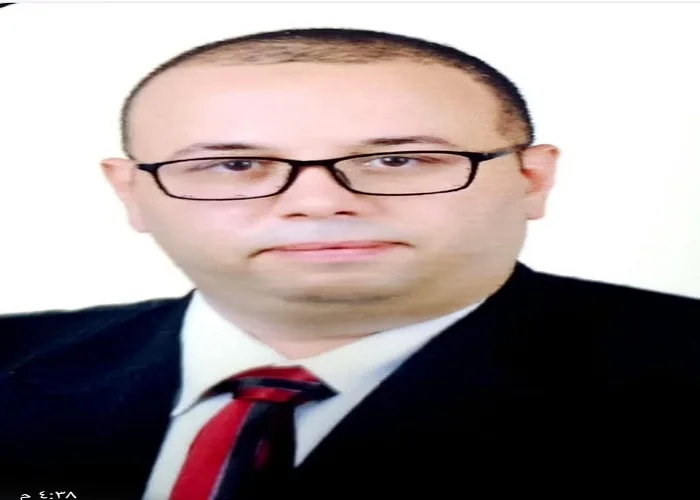 رئيس جامعة سوهاج يكرم الدكتور عبد الحليم بمناسبة إنجازه في علم الكيمياء