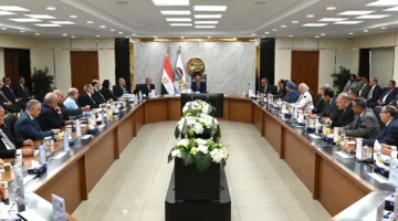 وزير قطاع الأعمال يوافق على ميزانية 2025-2026 بإيرادات تبلغ 74.1 مليار جنيه وصافي أرباح يصل إلى 21.6 مليار جنيه.