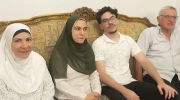 محافظ الدقهلية يهنئ أوائل الثانوية العامة من أبناء المحافظة عبر الهاتف ويثني على تفوقهم