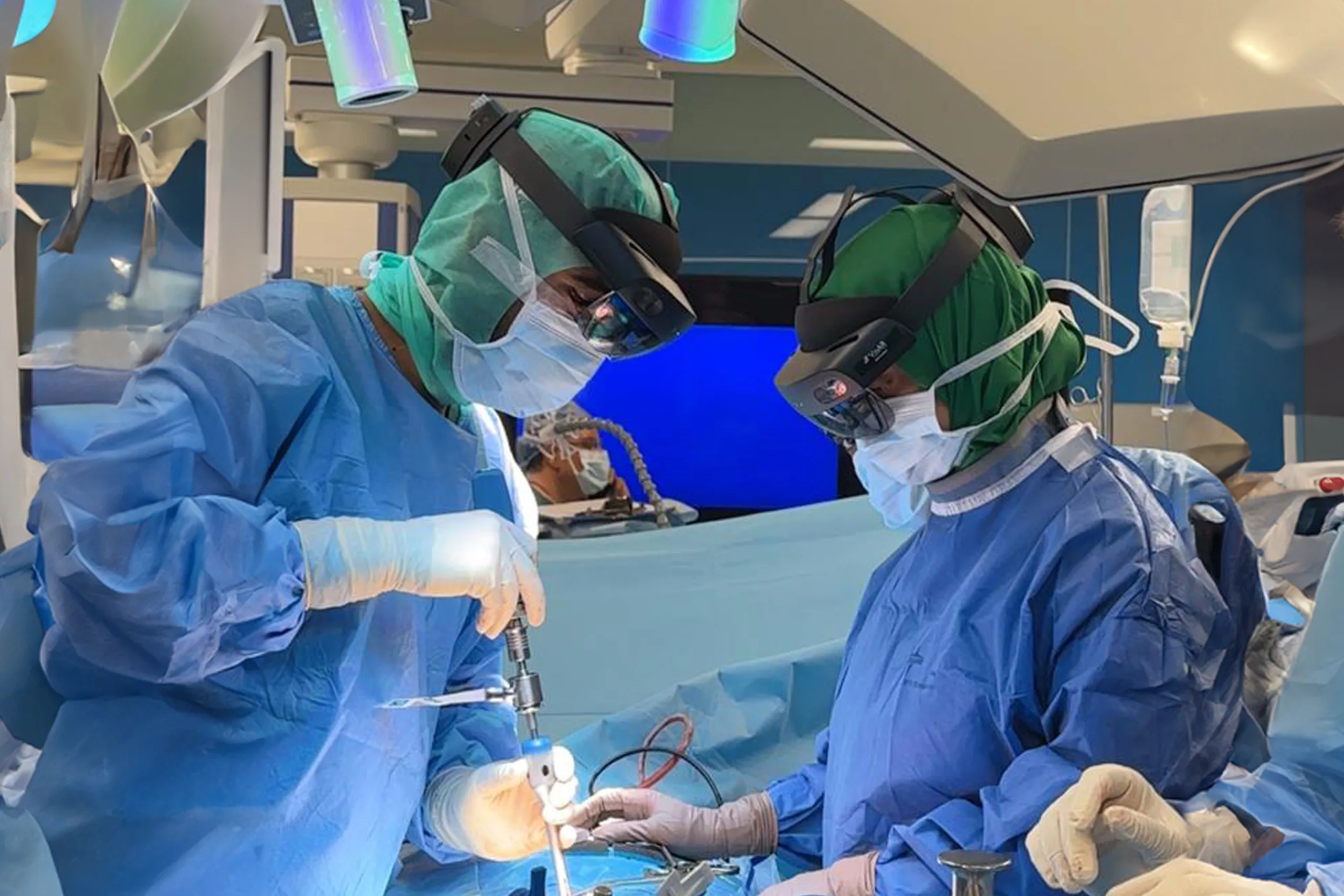 المدينة الطبية الجامعية تحقق نجاحًا في اعتماد 3 تقنيات متطورة لجراحة العمود الفقري.