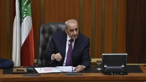 الرئيس بري يطلب إنهاء البث المباشر لجلسة مجلس النواب لتحويلها إلى جلسة سرية.