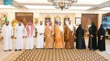أمير القصيم يستعرض المبادرات التعليمية لجمعية سماء الإبداع في المنطقة