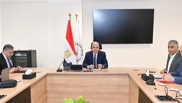 وزير الري: إنشاء قاعدة بيانات لتطوير استراتيجيات صيانة وقائية بهدف تمديد عمر المنشآت المائية وزير الري: إنشاء قاعدة بيانات لتطوير استراتيجيات صيانة وقائية بهدف تمديد عمر المنشآت المائية