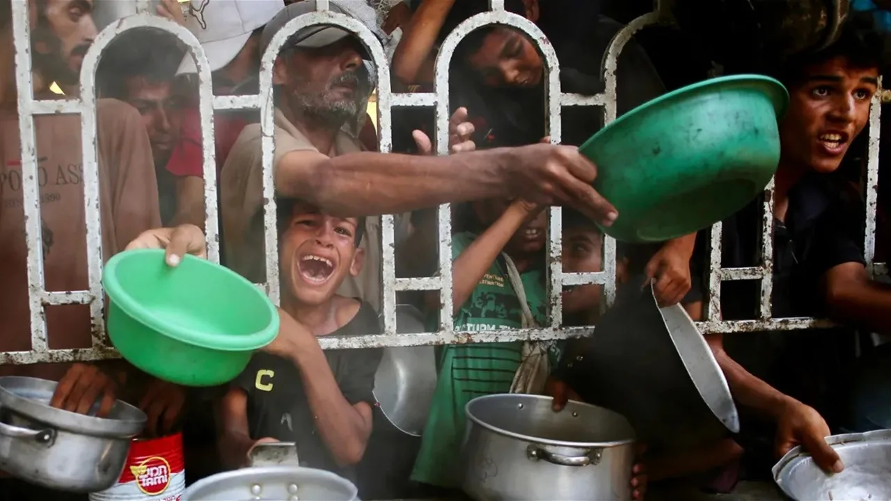 من قلب غزة: أطباء يتعرضون للانهيار ووفاة 21 طفلًا خلال 3 أيام من قلب غزة: أطباء يتعرضون للانهيار ووفاة 21 طفلًا خلال 3 أيام