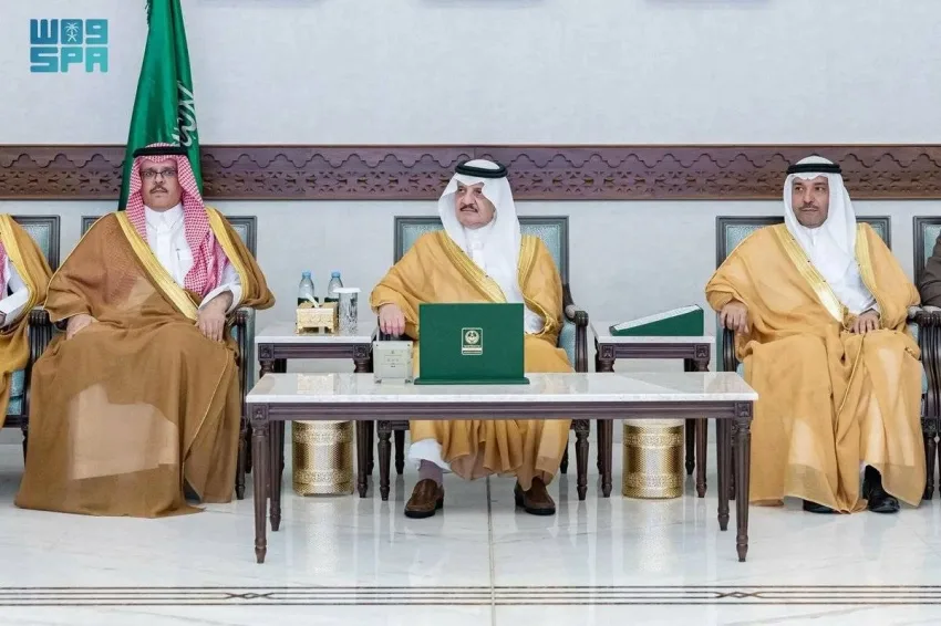 أمير المنطقة الشرقية يحتفل بختام موسم الفروسية في الجبيل ويثني على دعم القيادة لرياضة الفروسية أمير المنطقة الشرقية يحتفل بختام موسم الفروسية في الجبيل ويثني على دعم القيادة لرياضة الفروسية