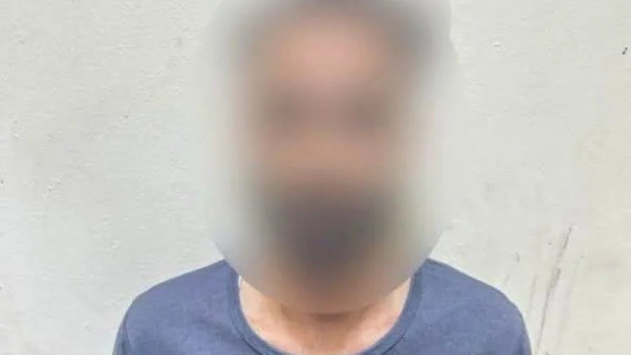 الداخلية: توضيح تفاصيل الفيديو الذي يظهر تصادم سائق شاحنة بدراجة نارية في القاهرة وضبطه. الداخلية: توضيح تفاصيل الفيديو الذي يظهر تصادم سائق شاحنة بدراجة نارية في القاهرة وضبطه.
