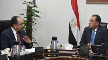 رئيس الوزراء يناقش مع وزير قطاع الأعمال العام مجموعة من القضايا المهمة