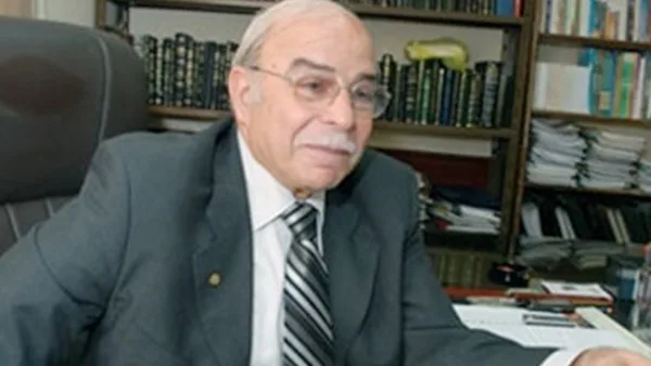 كمال درويش: من غير المناسب إدارة احتراف كرة القدم بعقلية الهواة والمتطوعين كمال درويش: من غير المناسب إدارة احتراف كرة القدم بعقلية الهواة والمتطوعين
