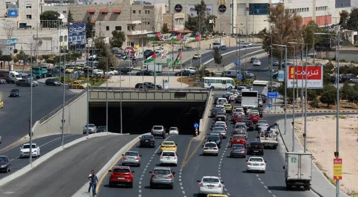 انخفاض أسعار السيارات في الأردن بعد تقليص الرسوم الجمركية انخفاض أسعار السيارات في الأردن بعد تقليص الرسوم الجمركية
