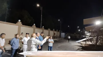 إصابة أربعة عمال نتيجة انهيار مظلة قيد الإنشاء في موقف نجع حمادي