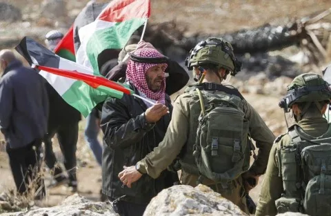 تأييد الكنيست الإسرائيلي لعملية “الضم” في الضفة الغربية: من هم المعنيون وما هي التفاصيل؟ تأييد الكنيست الإسرائيلي لعملية “الضم” في الضفة الغربية: من هم المعنيون وما هي التفاصيل؟