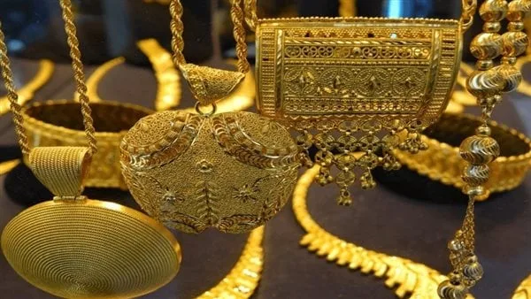 إحالة 7 أفراد إلى المحكمة الجنائية بتهمة سرقة ذهب من مصنع للمجوهرات إحالة 7 أفراد إلى المحكمة الجنائية بتهمة سرقة ذهب من مصنع للمجوهرات