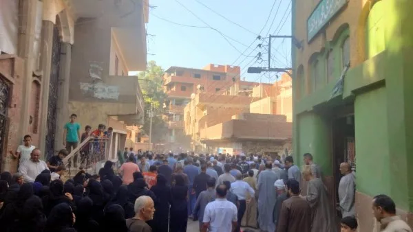 تشييع جنازتي شابين توفيا جراء حادث سيارة في القليوبية تشييع جنازتي شابين توفيا جراء حادث سيارة في القليوبية